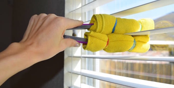 how to clean blinds