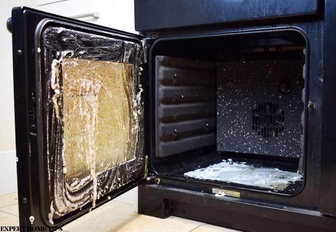 cleaning oven with bicarb